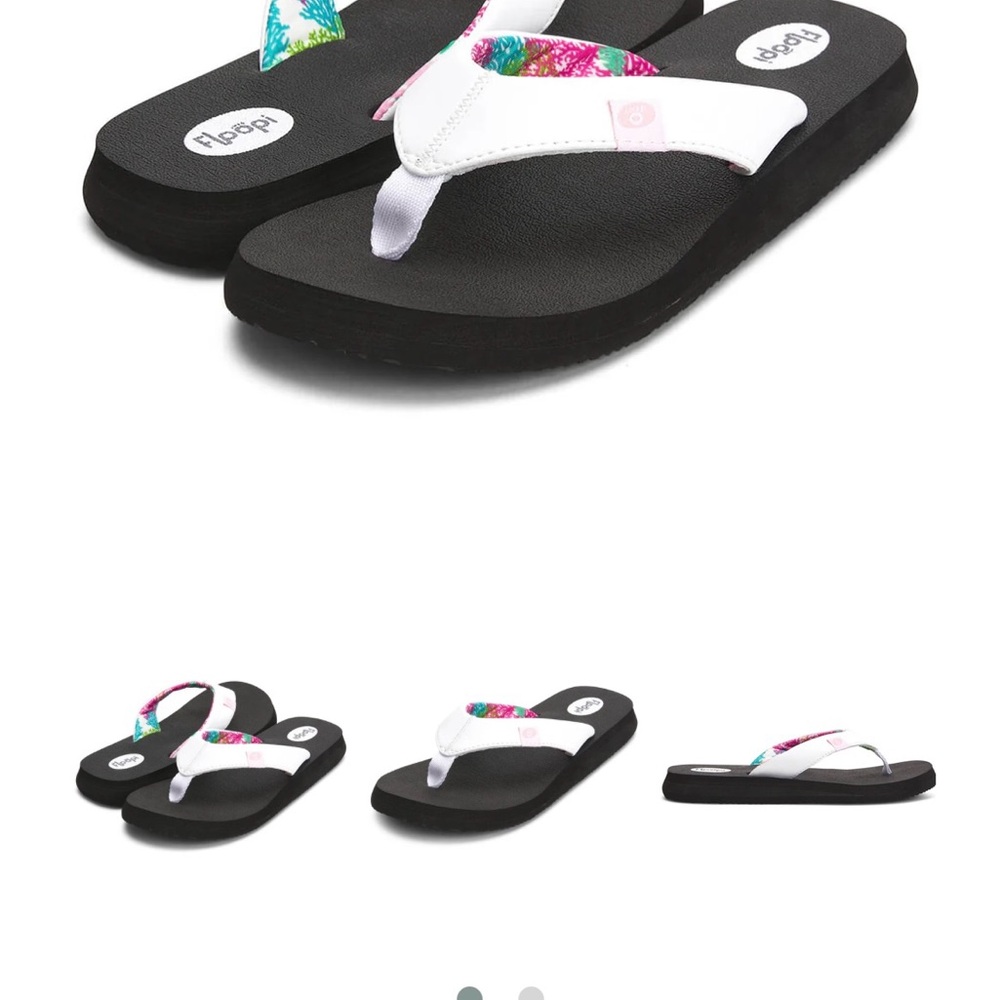 Happi Women's Floral Flip Flops - Black and White